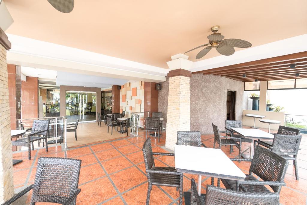Restaurace v ubytování MO2 Westown Hotel Iloilo