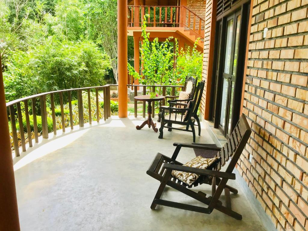 Eagles Nest Cabanas - 19