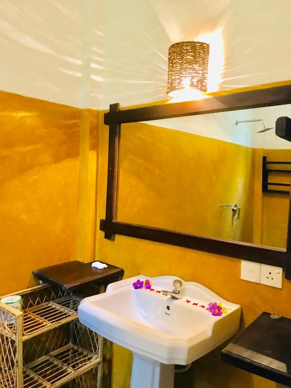 Eagles Nest Cabanas - 11