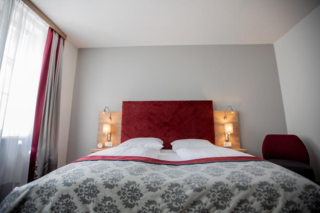 Hotel Elefant Family Business - 2