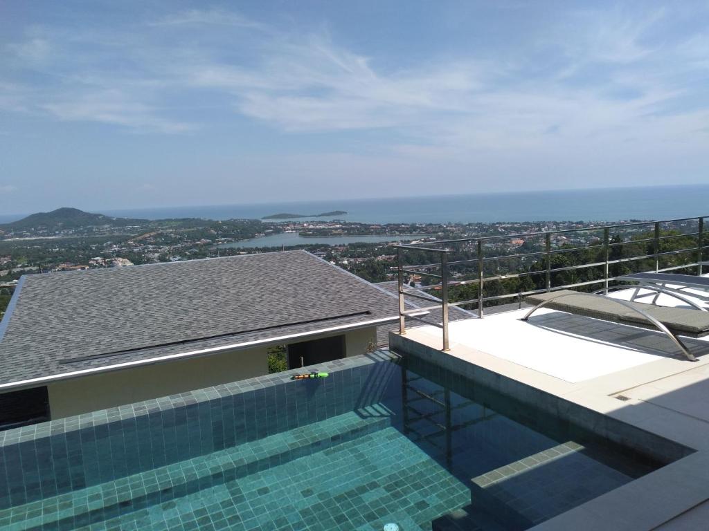 Bazén v ubytování Perfect Sea View Mountain Villa Koh Samui nebo v jeho okolí