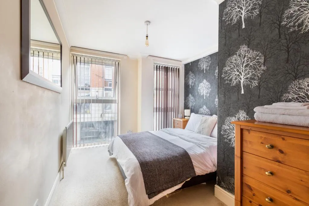 Westbourne Park 2 bedroom w/ Parking, Londra, Marea Britanie