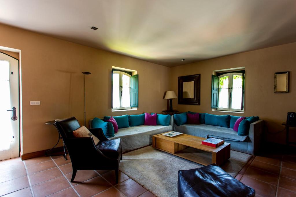 Posezení v ubytování Hacienda Zorita Wine Hotel & Spa