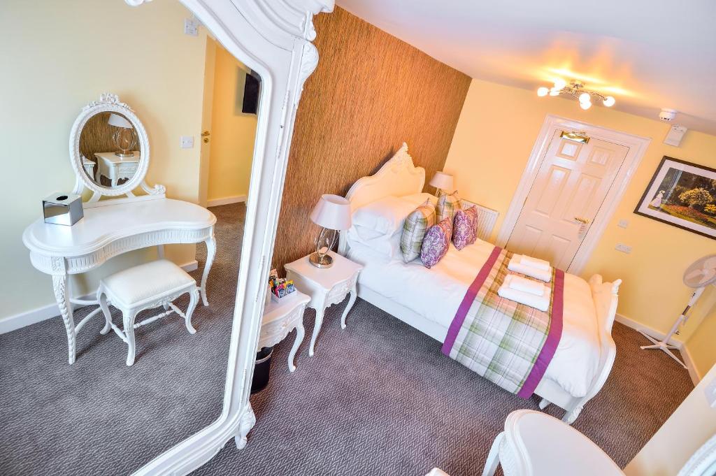The George Hotel - Small Double Room