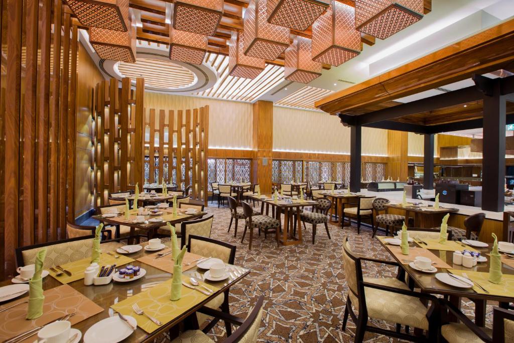 Restaurace v ubytování Ayla Grand Hotel