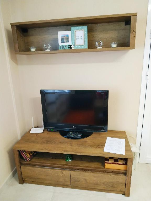 Modern Minimalist TV Dresser
