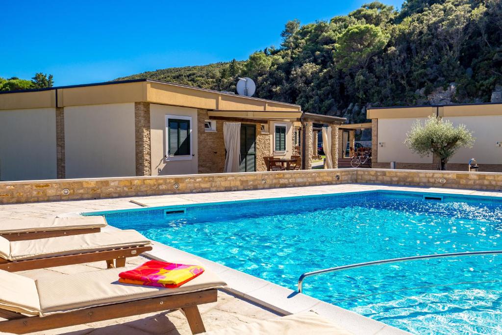 Bazén v ubytování Lando Resort nebo v jeho okolí
