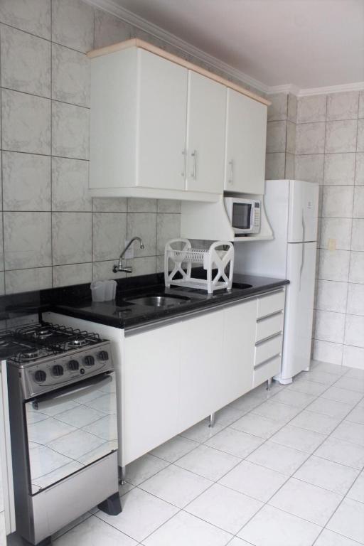  APARTAMENTO 3 DORMITÓRIOS NO CENTRO DE BOMBINHAS