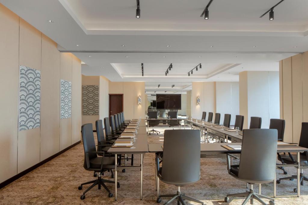 Zaplecze biznesowe lub konferencyjne w obiekcie Dusit Doha Hotel