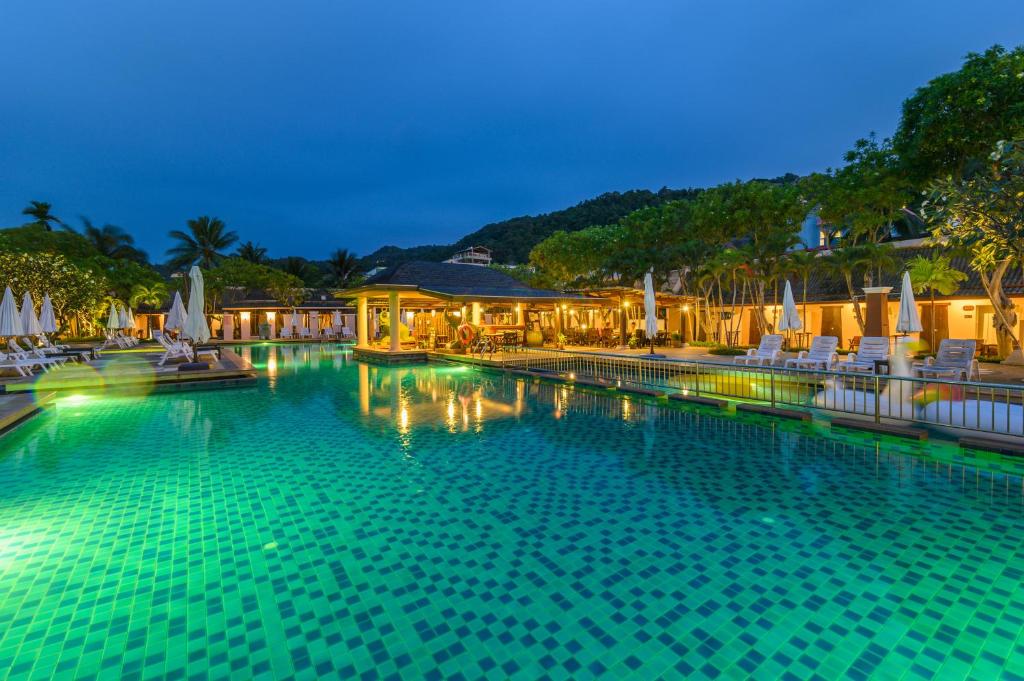Bazén v ubytování Phuket Kata Resotel nebo v jeho okolí