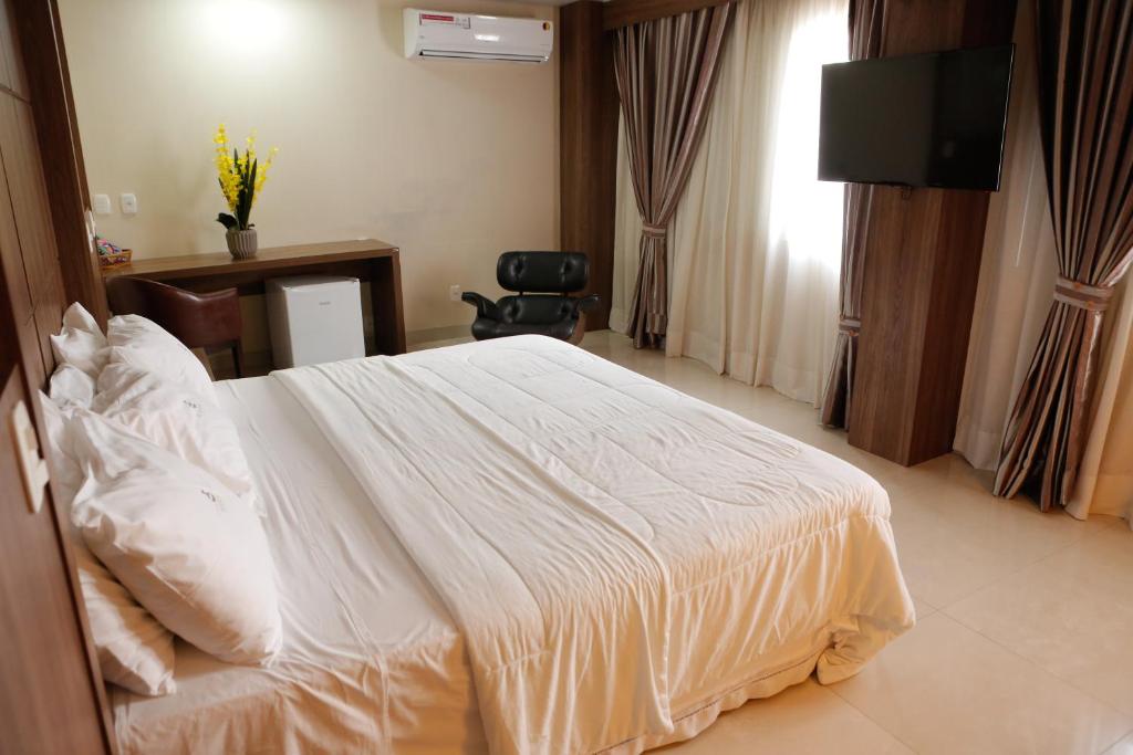 Agulhon Hotel