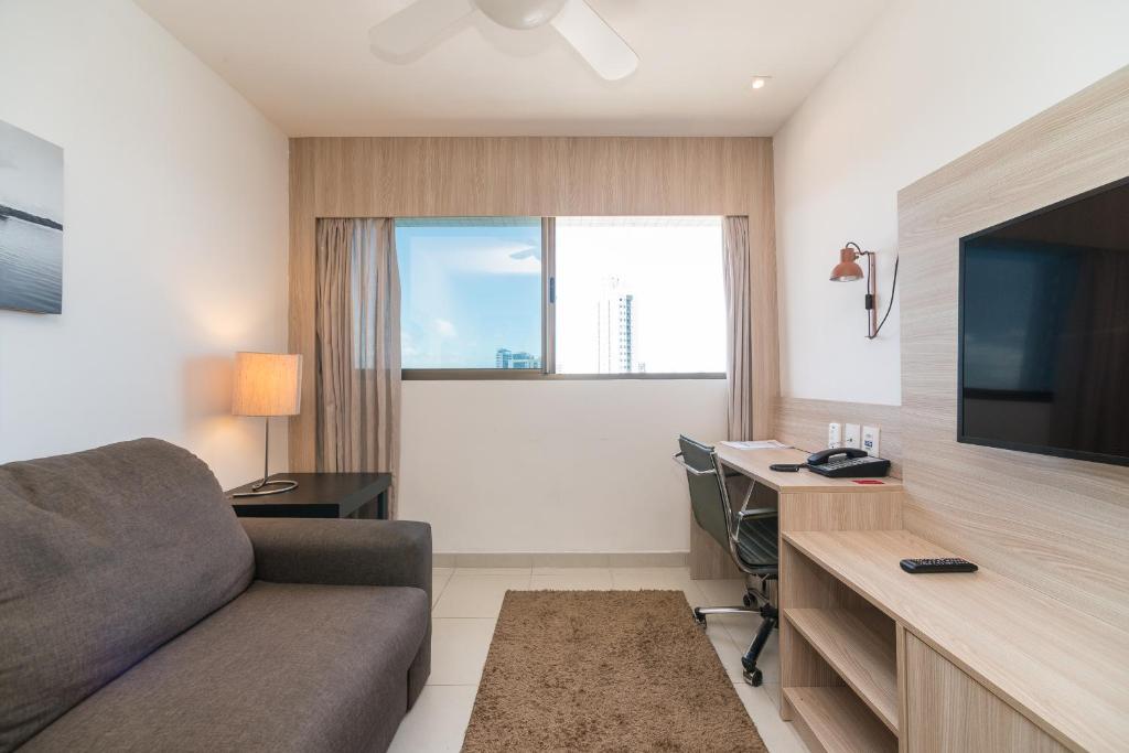  NOB2104 Excelente Flat em Boa Viagem com 2 quartos