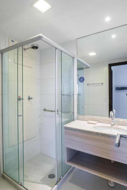  NOB2104 Excelente Flat em Boa Viagem com 2 quartos