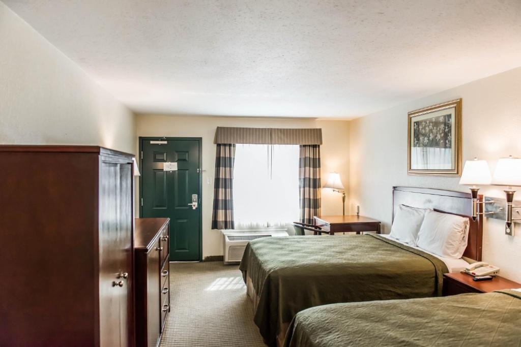 Econo Lodge - Chambre Queen Avec Deux Lits Queen - Non-fumeur
