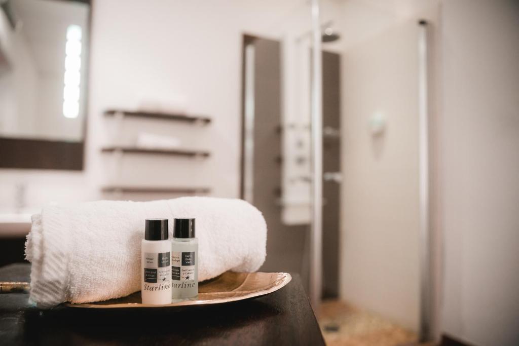 Koupelna v ubytování Zenia Hotel & Spa