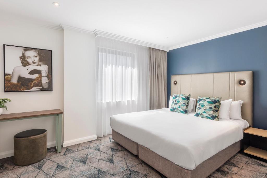 Club Wyndham Sydney, Trademark Collection by Wyndham - Studio With One Queen Bed
