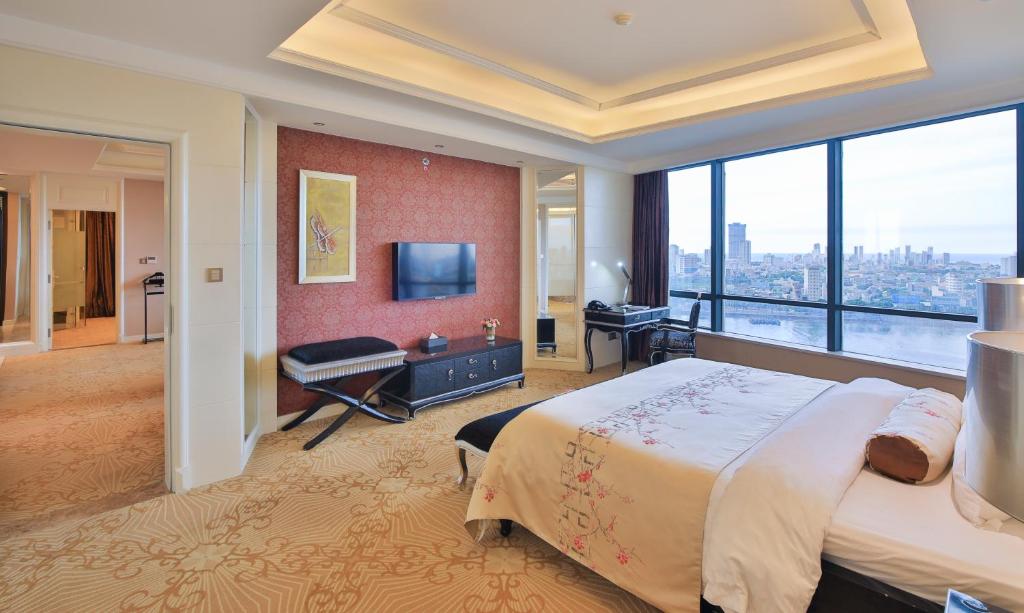 Two-Bedroom Presidential Apartment - One-way airport transfer & Afternoon Tea Included Once Per Stay