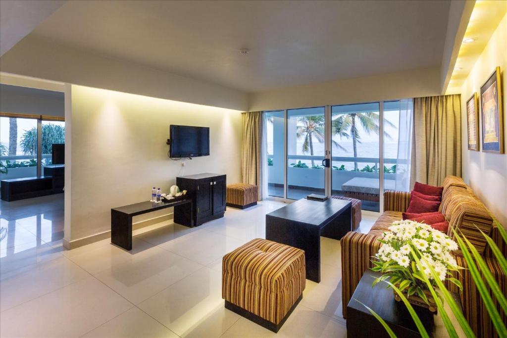 Mount Lavinia Hotel - Ocean View Suite