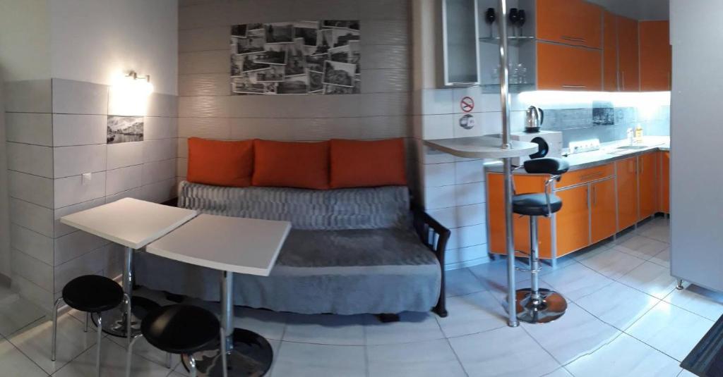 Апартаменти в центрі на Куліша з двома спальнями - Two-Bedroom Apartment