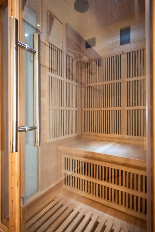 Blue Ark Lavish Sauna Suite