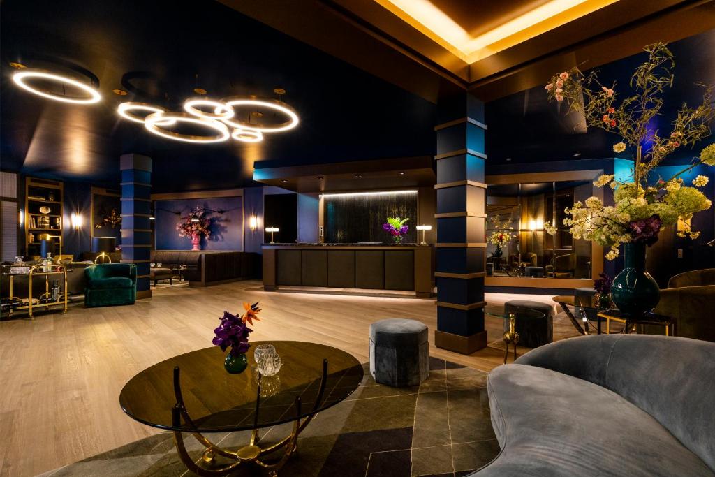 Posezení v ubytování Hotel AMO by AMANO Friedrichstraße