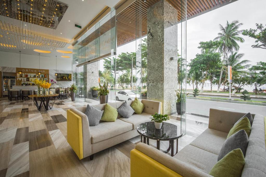Khu vực ghế ngồi tại Navada Beach Hotel