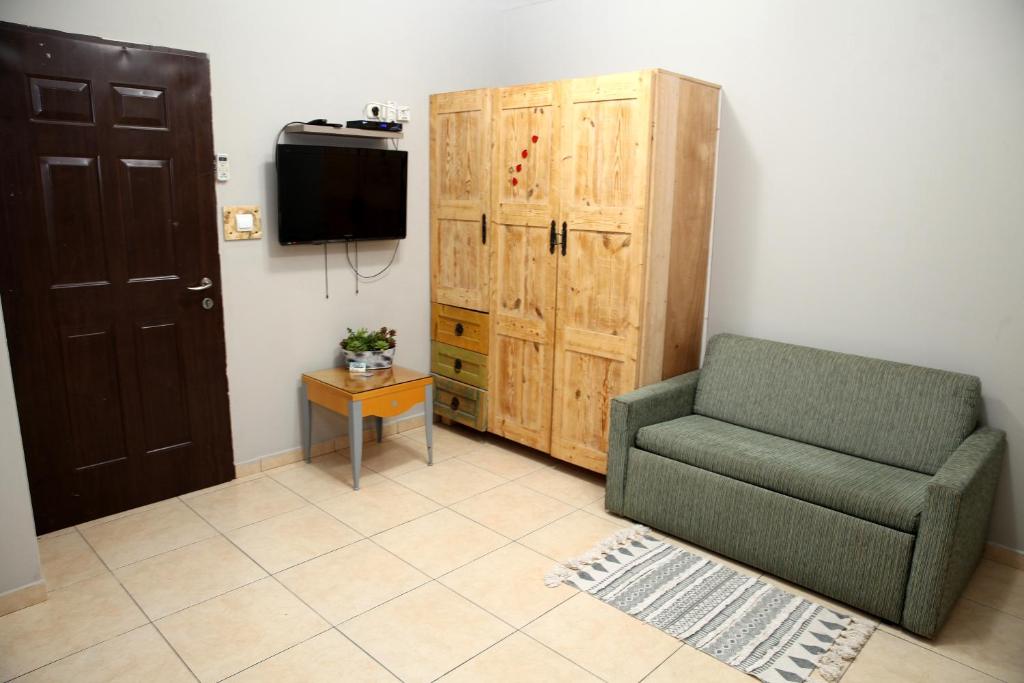 Ein Sitzbereich in der Unterkunft Little Prince Hostel-5 Min Walk To The Beach