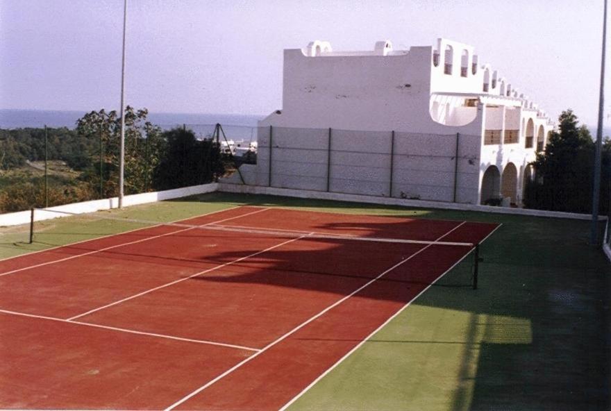 Tenis alebo squash v ubytovaní El Gran González Viviendas con Fines Turísticos alebo jeho okolí