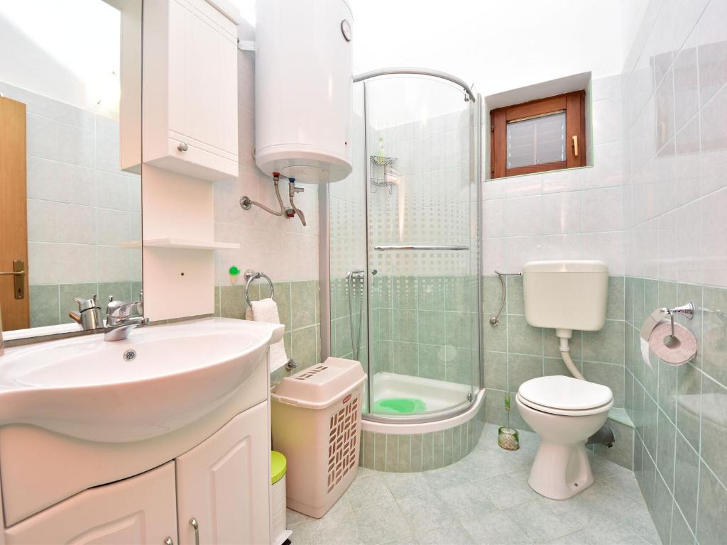 Kúpeľňa v ubytovaní Holiday Home in Krusevo with Garden
