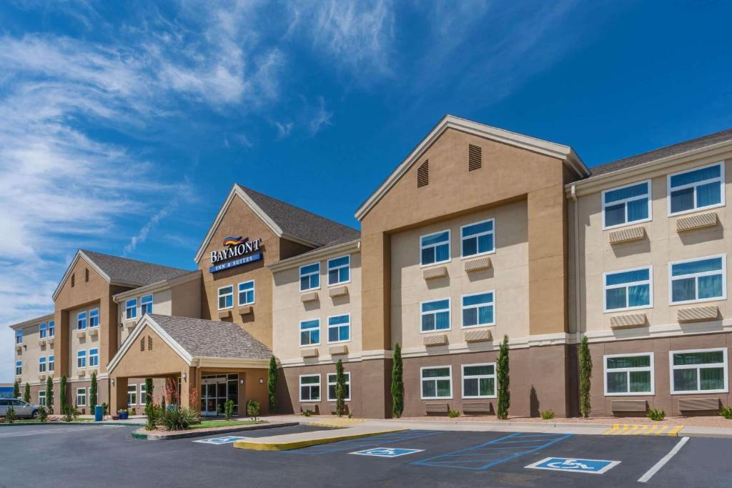Baymont by Wyndham Albuquerque Airport photo