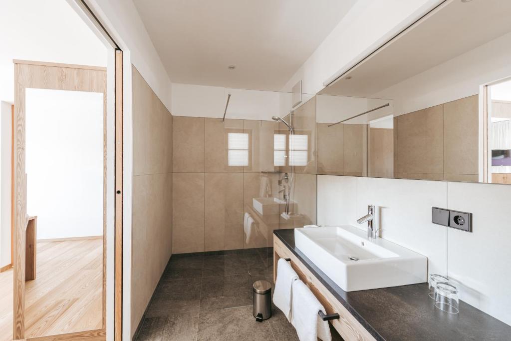 A bathroom at Lochbauer