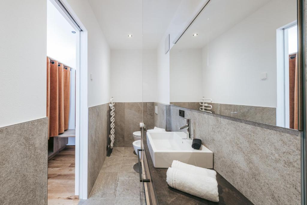A bathroom at Lochbauer
