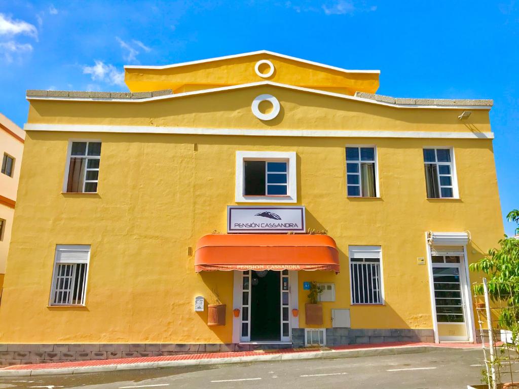 Hotel Pensión Cassandra, Buzanada – Precios actualizados 2023
