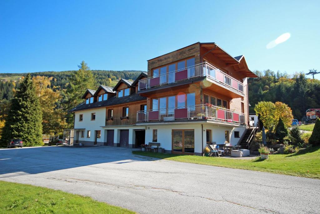 Budova, v ktorej sa apartmán nachádza