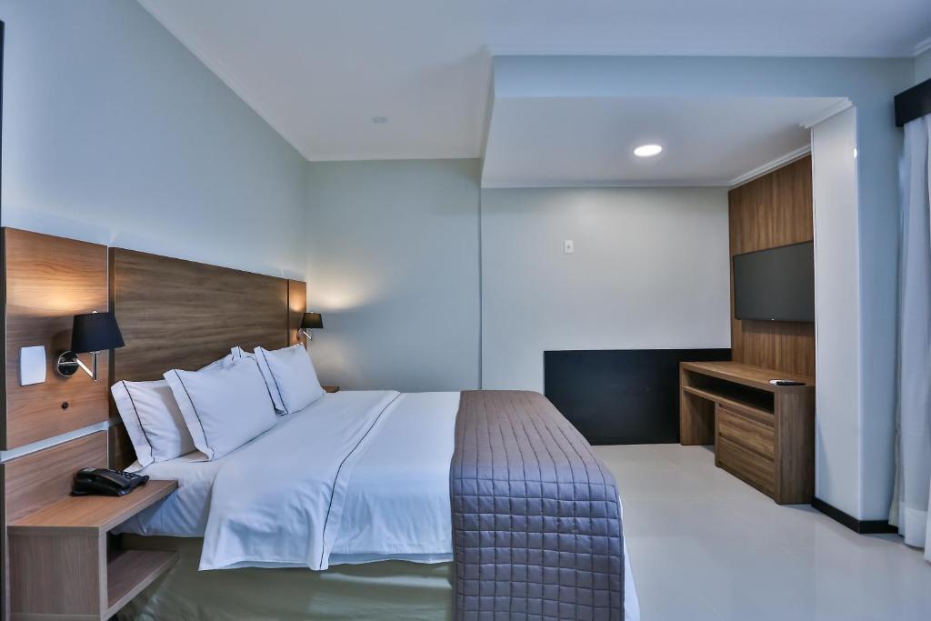  Wyndham Golden Foz Suítes