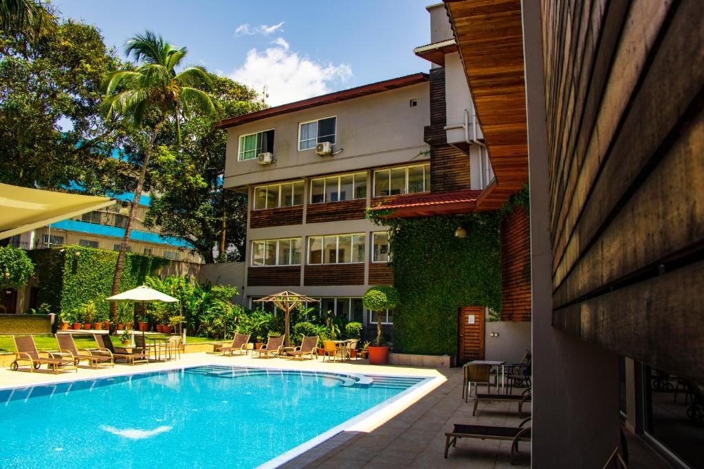 Bazén v ubytování Mamba Point Hotel nebo v jeho okolí