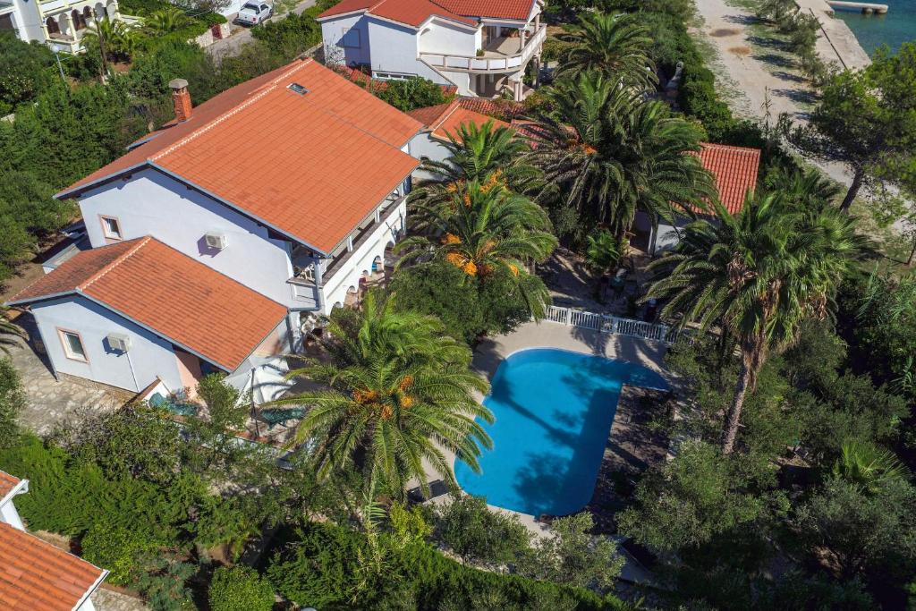 Bazén v ubytovaní Beach Boy & Pool Girl Apartments alebo v jeho blízkosti
