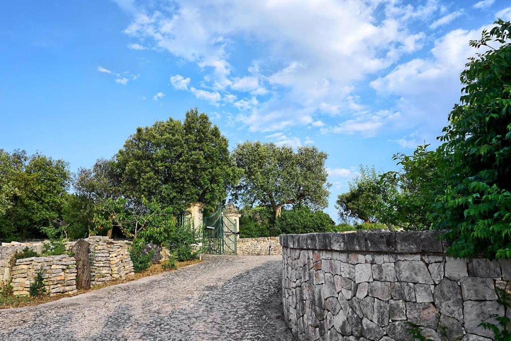 A local landmark close to A villát