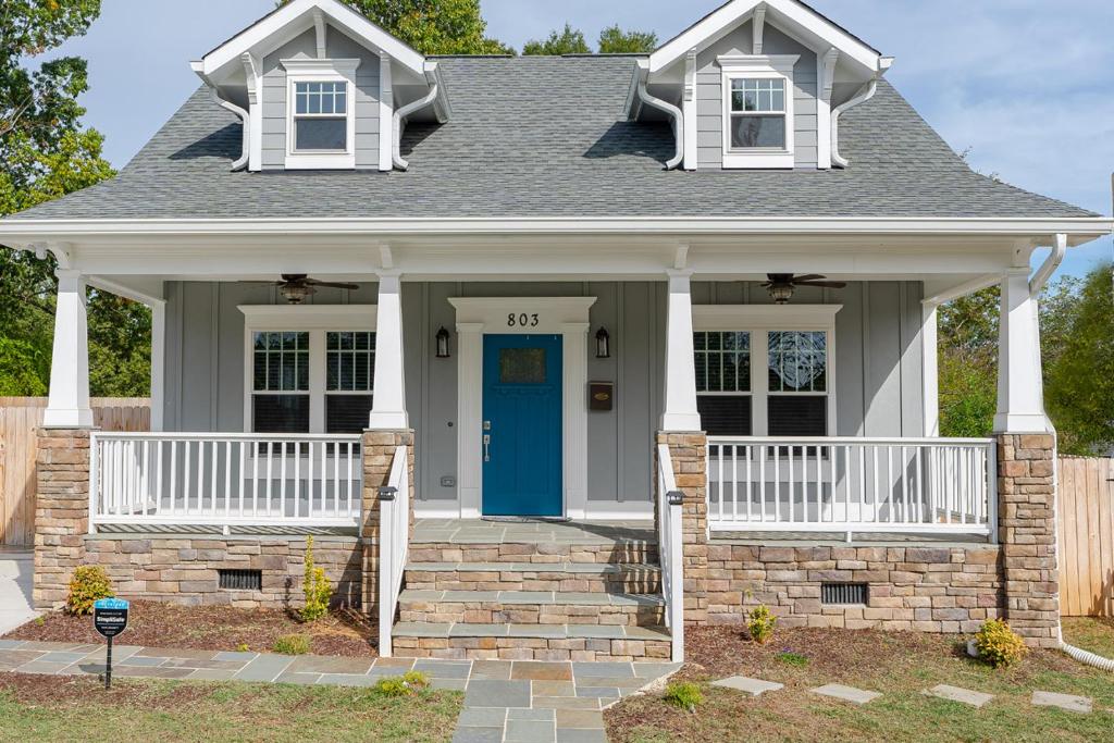 NEW! Newly renovated Downtown Home, Durham (updated prices 2024)
