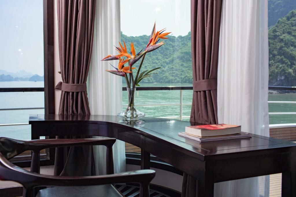 Scarlet Pearl Cruises - Wonder On Lan Ha Bay - 19