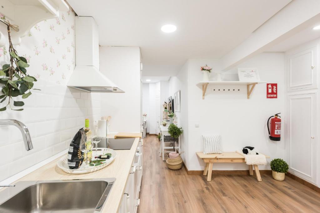 Apartment Sol Gran Vía的厨房或小厨房