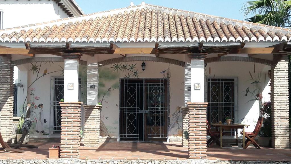 The facade or entrance of Finca el Regalo