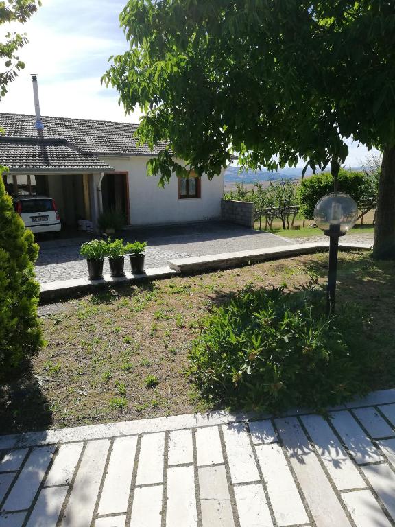 Vonkajšia záhrada v ubytovaní Bed and Breakfast "POGGIO MARANO"