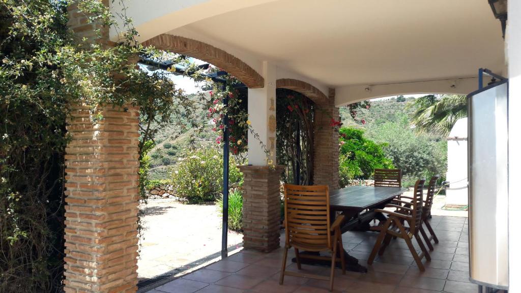 A garden outside Finca el Regalo
