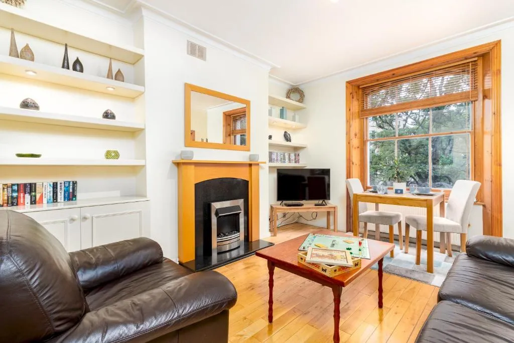 Airy Shepherds Bush Apartment, London, United Kingdom