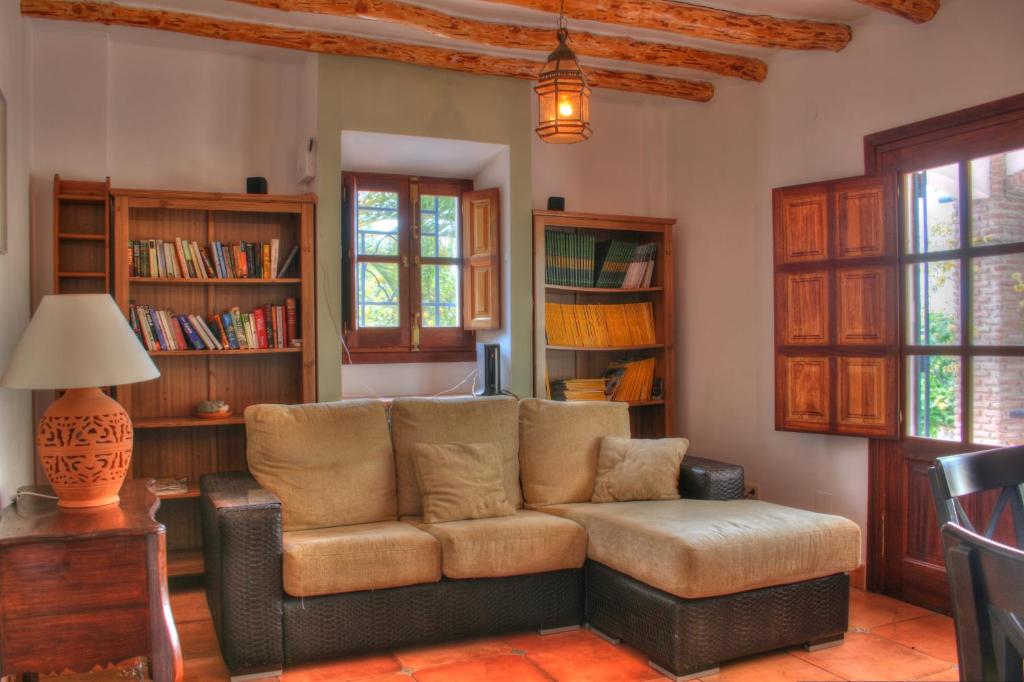 A seating area at Finca el Regalo