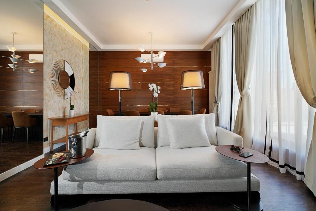 Prostor za sedenje u objektu Hotel Majestic