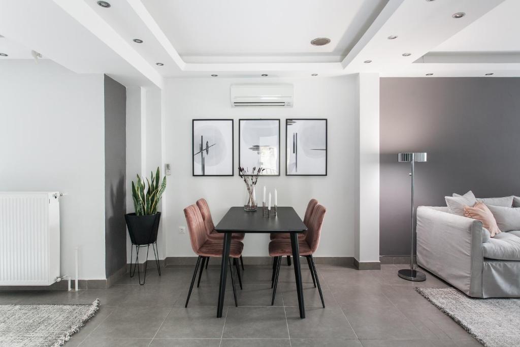 Posedenie v ubytovaní Modernized & Spacious 2BD Apartment in Chalandri by UPSTREET