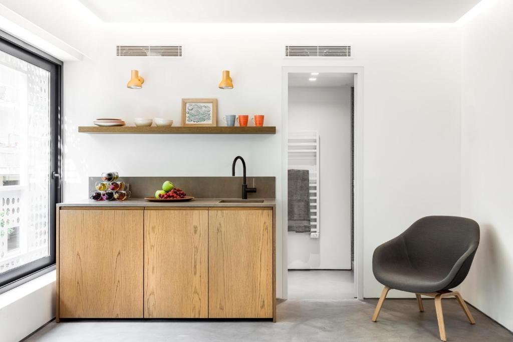 Urban Stripes Athens - 5