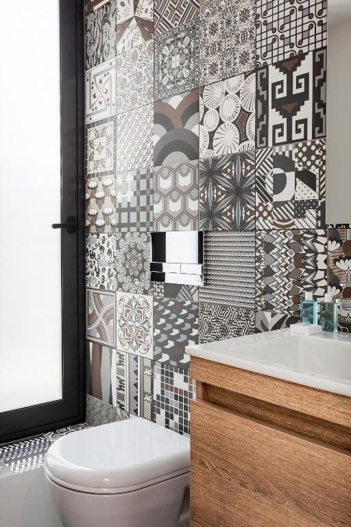 Urban Stripes Athens - 6